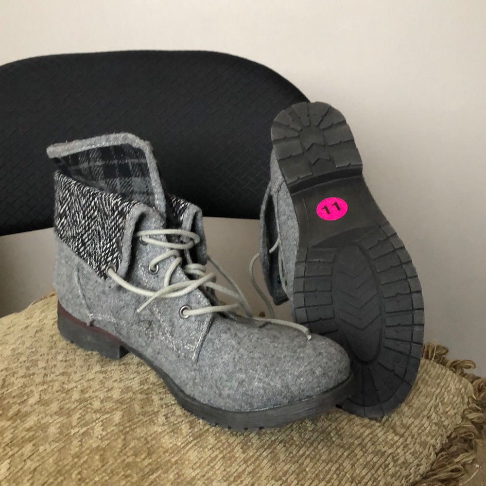 Low Fur combat boot